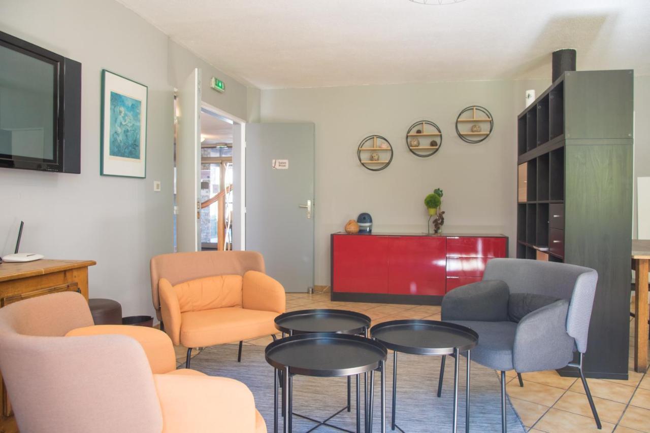 Logis Hotel Le Lac Эмбрён Экстерьер фото