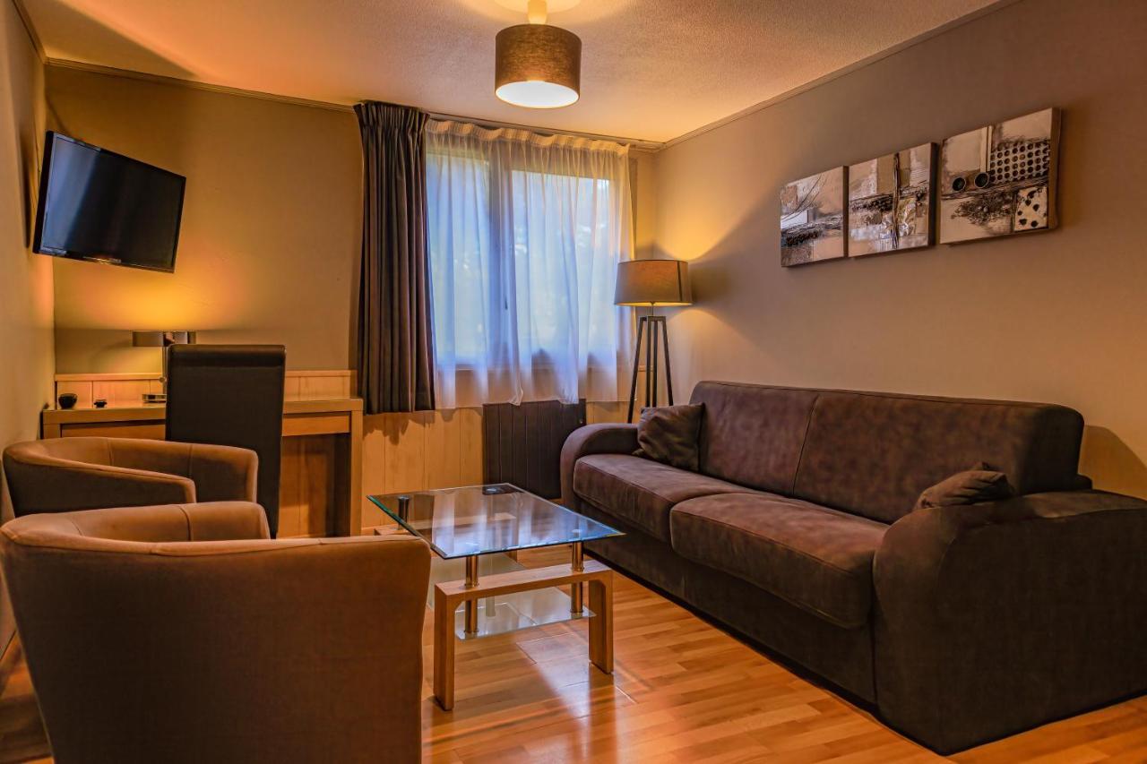 Logis Hotel Le Lac Эмбрён Экстерьер фото